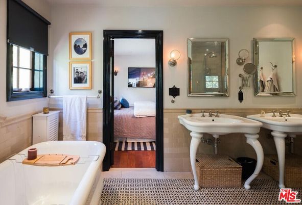 Bathroom, Dual Sink Vanities, Interior, Wood Texture Flooring