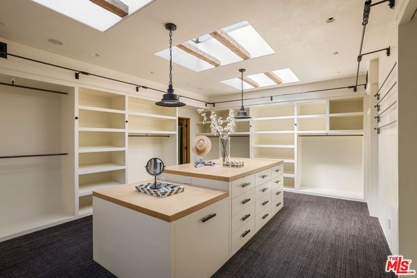 Interior, Pendant Lights, Recessed Lighting, Walk-in Closets