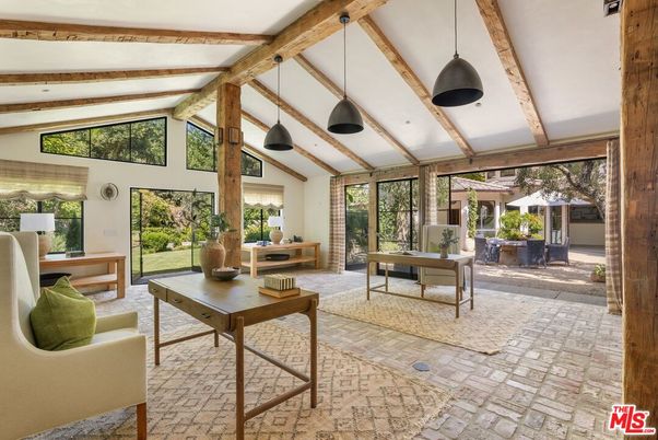 Interior, Living room, Pendant Lights, Wooden Beams