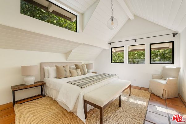 Bedroom, Interior, Pendant Lights, Wood Texture Flooring