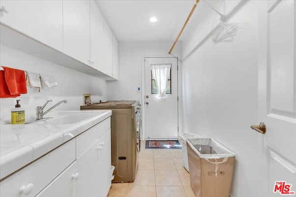 Interior, Recessed Lighting, Washer