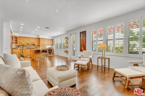 Interior, Kitchen, Living room, Recessed Lighting, Wood Texture Flooring