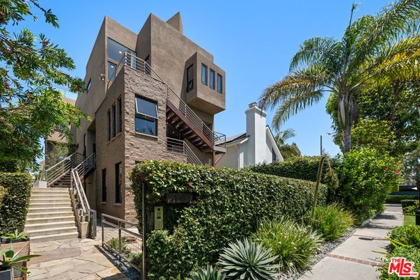 Exterior, Facade, Brick Facade, Modern