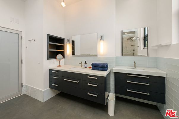Bathroom, Dual Sink Vanities, Interior