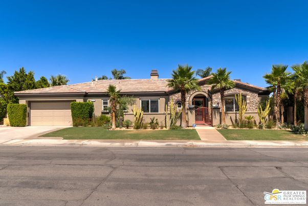 Attached, Exterior, Facade, Ranch