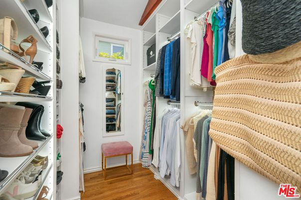 Interior, Walk-in Closets, Wood Texture Flooring