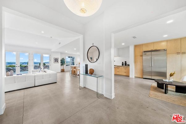 Elevator, Interior, Kitchen, Living room, Recessed Lighting