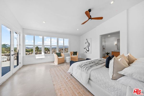 Bedroom, Interior, Recessed Lighting, Water