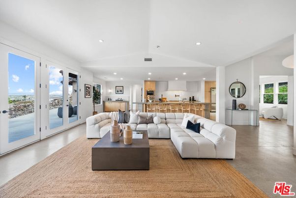 Interior, Kitchen, Living room, Recessed Lighting, Stainless Steel Appliances