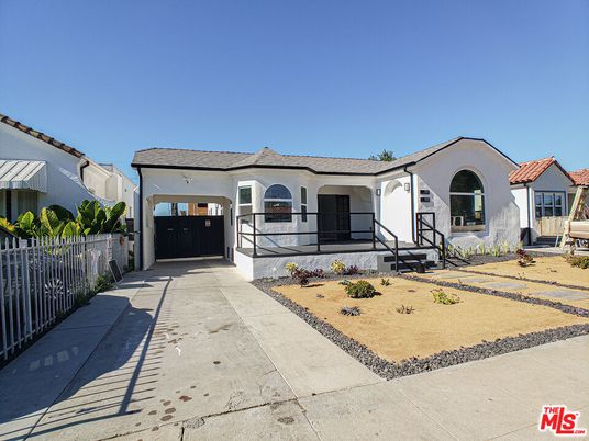 Exterior, Facade, Spanish Mediterranean