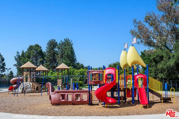 Backyard, Exterior, Playground