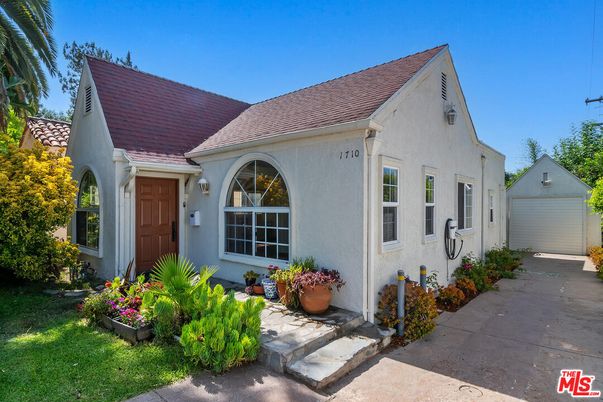 Detached Garage, Exterior