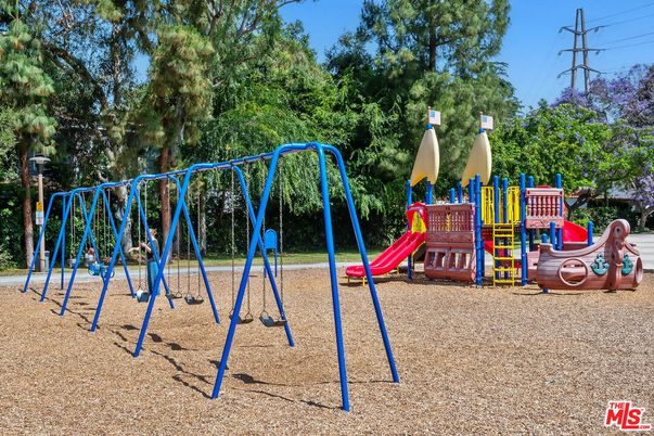 Backyard, Exterior, Playground