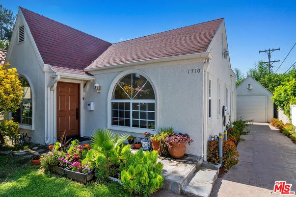 Detached Garage, Exterior