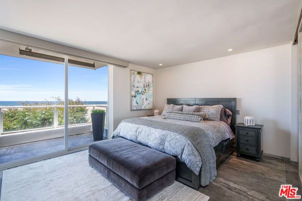 Bedroom, Interior, Recessed Lighting, Water, Wood Texture Flooring