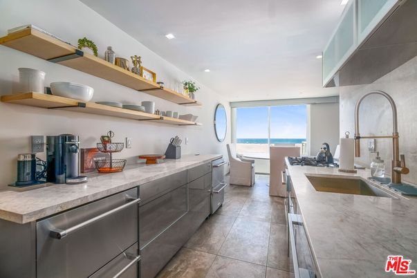 Interior, Kitchen, Recessed Lighting, Water
