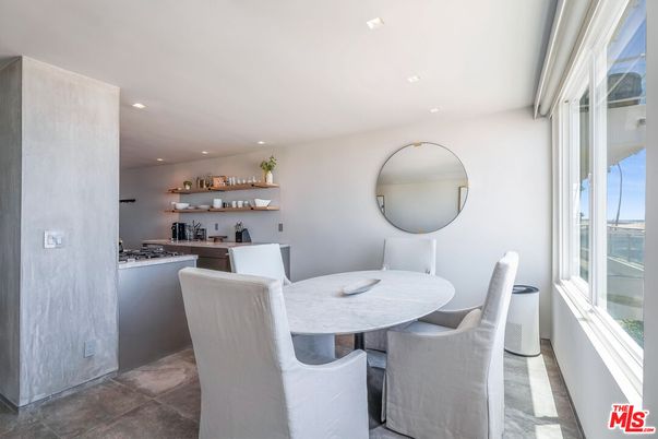 Dining room, Interior, Recessed Lighting