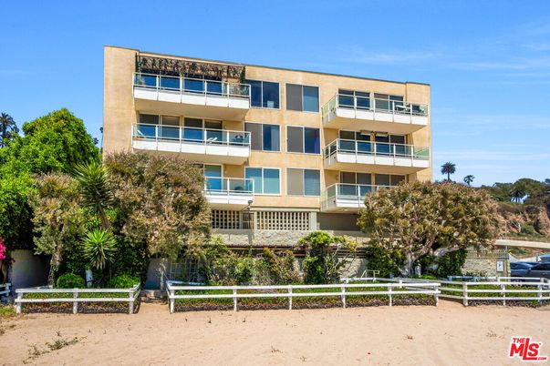 Exterior, Facade, Condo Building