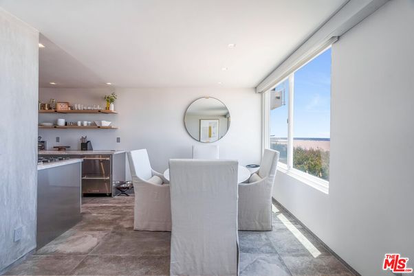 Dining room, Interior, Recessed Lighting, Water