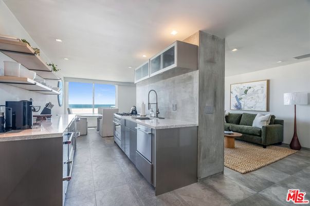 Interior, Kitchen, Recessed Lighting, Water