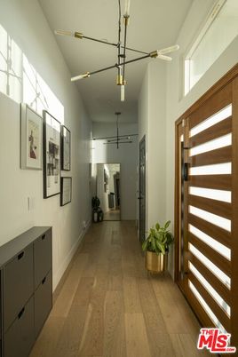 Interior, Pendant Lights, Wood Texture Flooring
