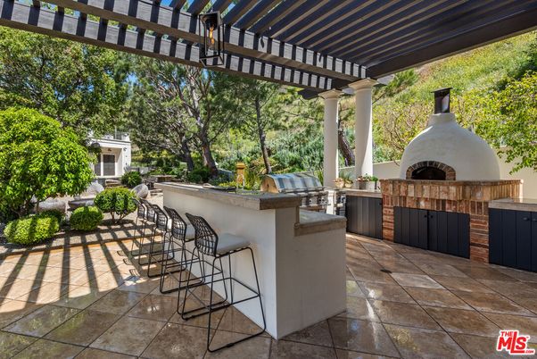 Exterior, Fireplace