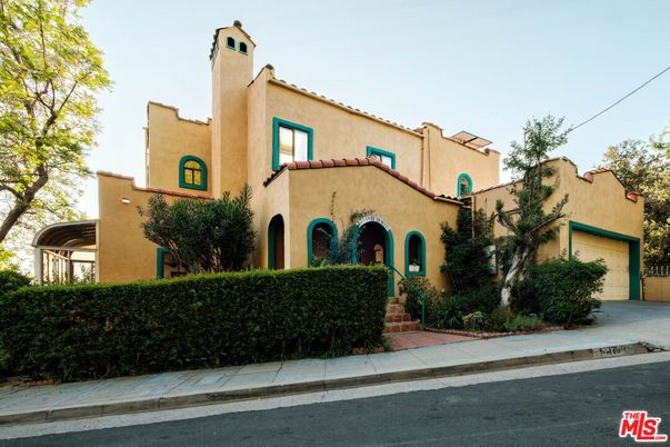 Attached, Exterior, Facade, Spanish Mediterranean