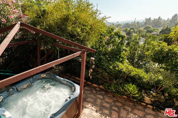 Exterior, Hot Tub