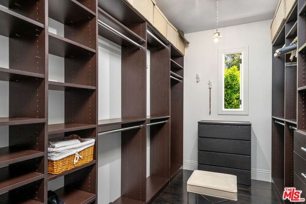 Interior, Pendant Lights, Walk-in Closets, Wood Texture Flooring