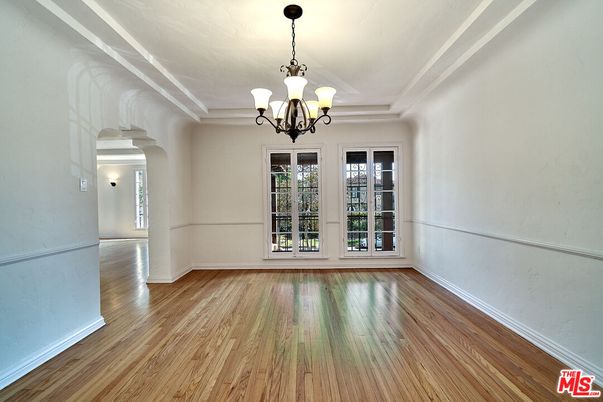 Chandelier, Empty room, Interior, Wood Texture Flooring