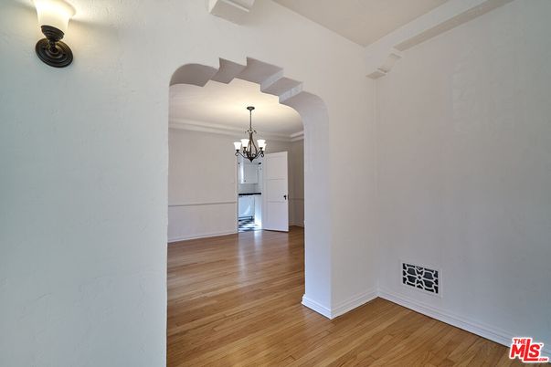 Chandelier, Empty room, Interior, Wood Texture Flooring
