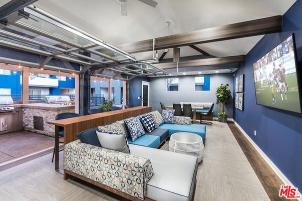 Dining room, Interior, Living room, Pendant Lights, Recessed Lighting, Wooden Beams, Wood Texture Flooring