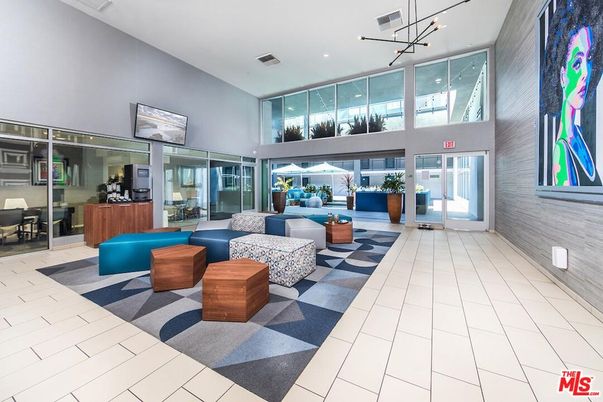 Interior, Living room, Pendant Lights, Recessed Lighting