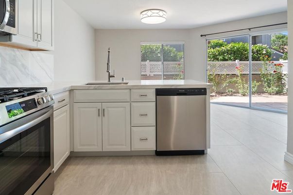 Interior, Kitchen, Stainless Steel Appliances