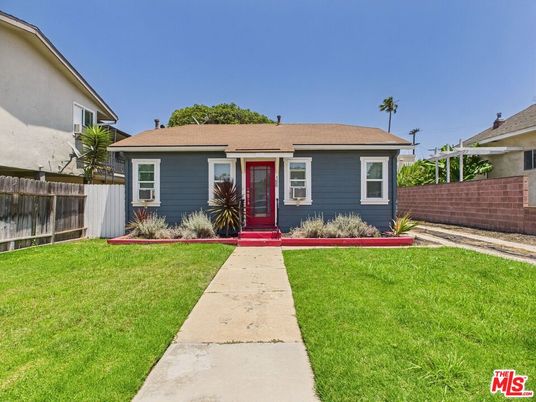 Backyard, Exterior, Facade, Ranch