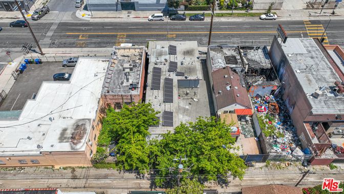 Exterior, Drone