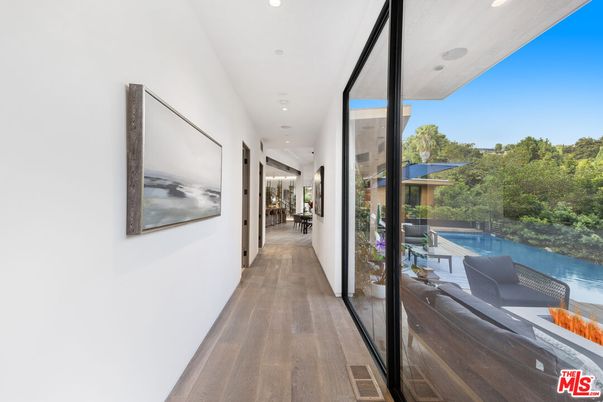 Interior, Recessed Lighting, Water, Wood Texture Flooring