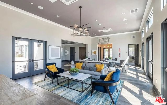 Dining room, Interior, Living room, Pendant Lights, Recessed Lighting, Wood Texture Flooring