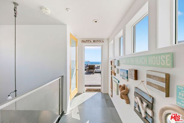 Interior, Recessed Lighting, Water