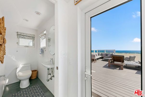 Bathroom, Interior, Recessed Lighting, Water