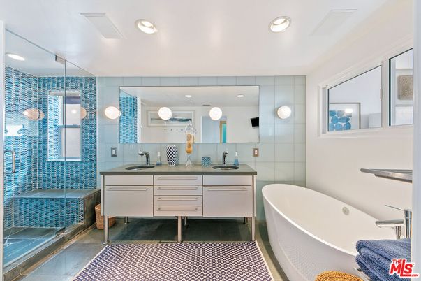 Bathroom, Dual Sink Vanities, Free Standing Baths, Glass Shower, Interior, Recessed Lighting