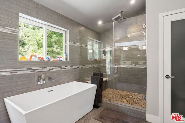 Bathroom, Free Standing Baths, Glass Shower, Interior, Pendant Lights, Recessed Lighting