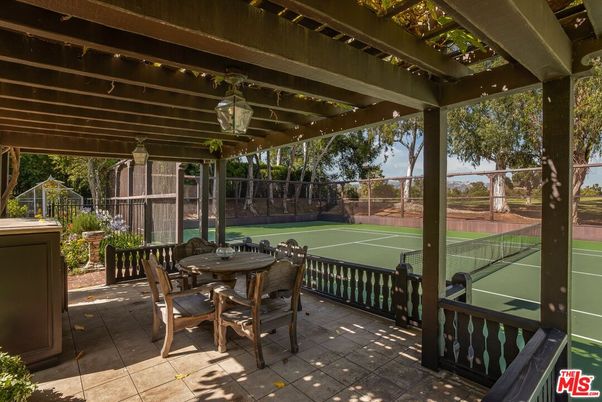 Exterior, Tennis Courts