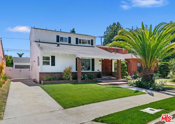 Backyard, Exterior, Facade, Modern