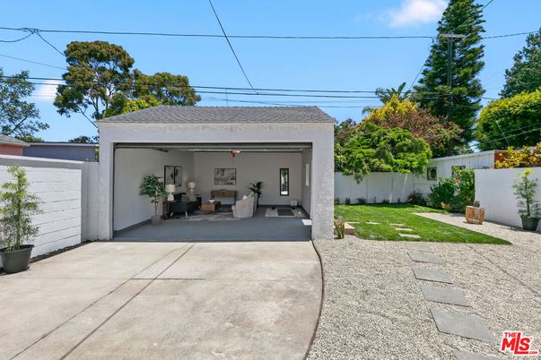 Backyard, Detached Garage, Exterior