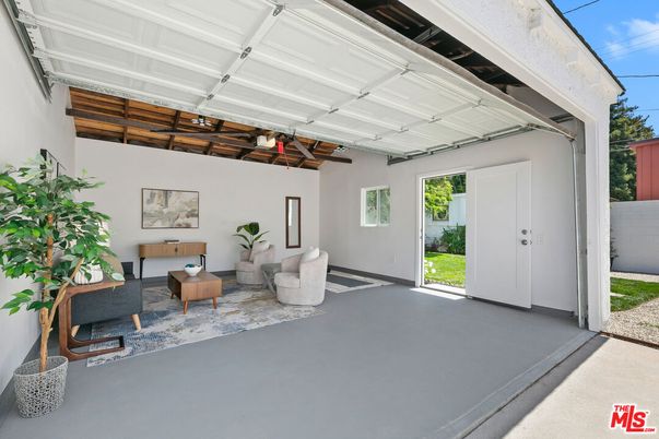 Garage, Interior