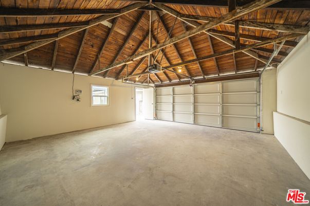 Garage, Interior, Wooden Beams, Wooden Ceilings