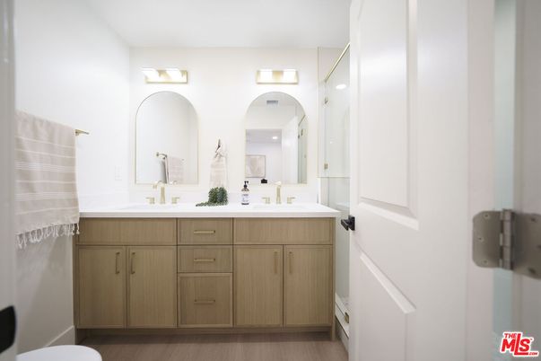 Bathroom, Dual Sink Vanities, Interior, Wood Texture Flooring