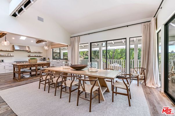 Dining room, Interior, Kitchen, Pendant Lights, Recessed Lighting, Wood Texture Flooring