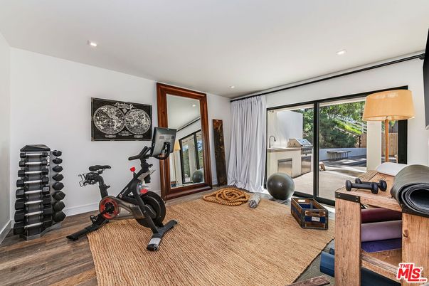 Fitness Equipment, Interior, Recessed Lighting, Wood Texture Flooring